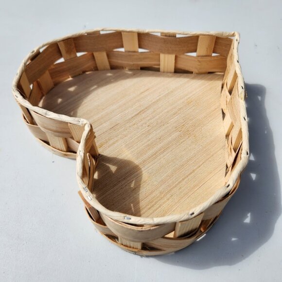 New Heart Shaped Basket Easter Basket Valentines Day Stocking Stuffer Gift Baske - Picture 5 of 8